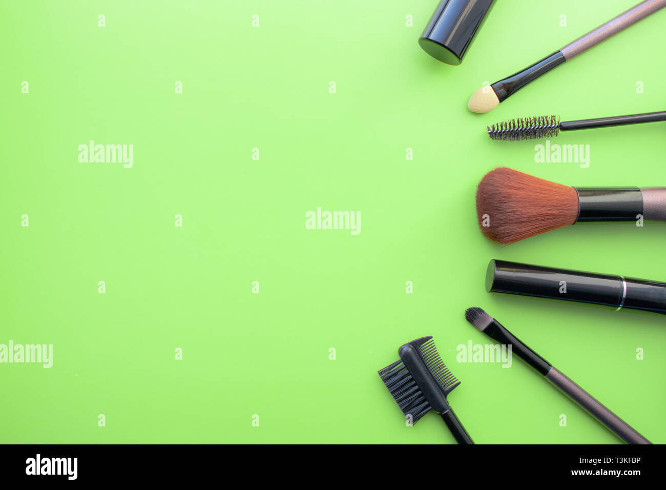Pinceaux De Maquillage Pinceaux De Maquillage Pour Tous Les Jours Details Cosmetiques Sur Fond Vert Libre Avec L Espace Vide Sur La Gauche Photo Stock Alamy Pinceaux De Maquillage Pinceaux De Maquillage Pour Tous Les Jours Details Cosmetiques Sur Fond Vert Libre Avec L Espace Vide Sur La Gauche Photo Stock Alamy
