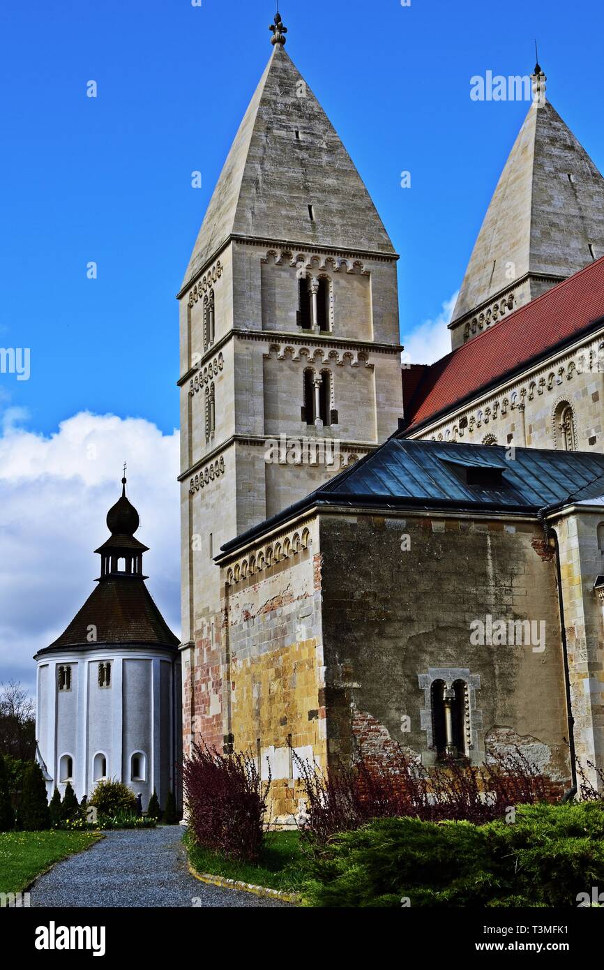 Église médiévale dans Jak, Hongrie Banque D'Images