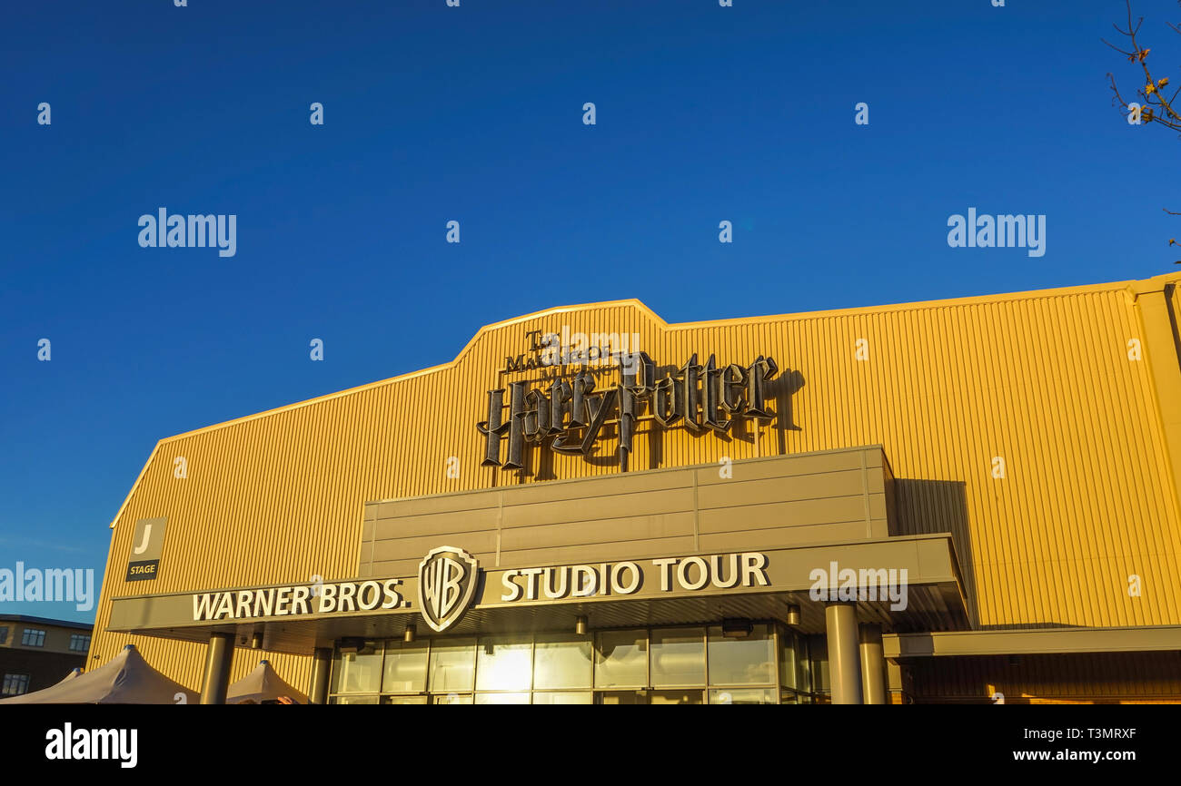 Warner Bros Studio Tour 'La réalisation d'Harry Potter' entrée principale du bâtiment, Londres, Royaume-Uni Banque D'Images