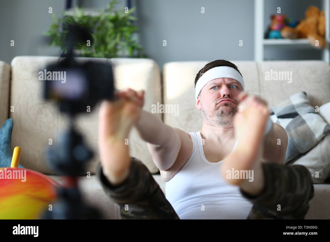 Freak Vlogger montre à ses abonnés sur camera Banque D'Images