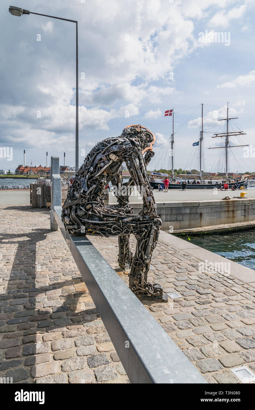 Copenhague, Danemark - 29 août 2015 : Cette sculpture à la ferraille à Nordre Toldbod le port est appelé par Zinkglobal Kim Michael et est pensé t Banque D'Images