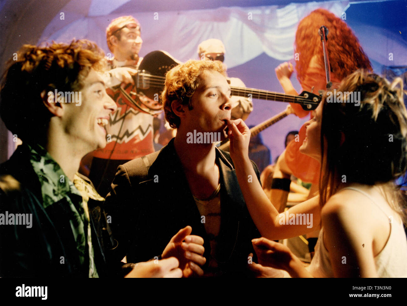 Acteurs Giorgio Pasotti, Claudio Santamaria et Barbora Bobulova dans le film Ecco Fatto, 1998 Banque D'Images Acteurs Giorgio Pasotti, Claudio Santamaria et Barbora Bobulova dans le film Ecco Fatto, 1998 Banque D'Images