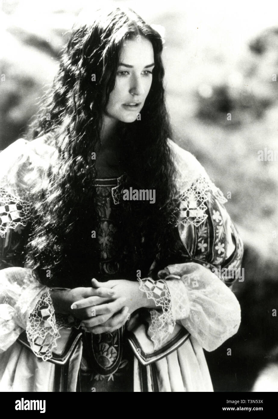 L'actrice Demi Moore dans le film The Scarlet Letter, 1995 Photo Stock ...