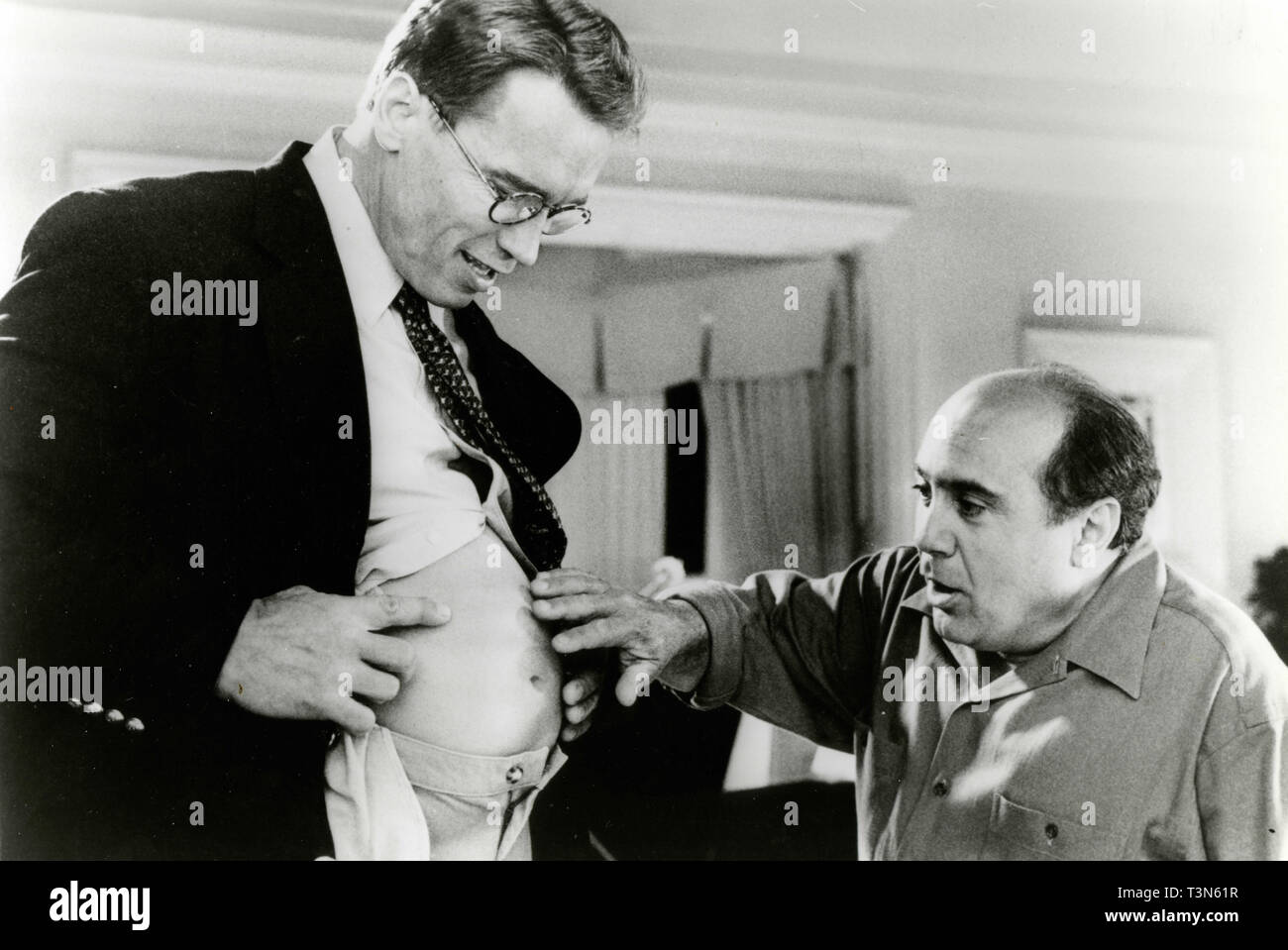 Acteurs Arnold Schwarzenegger et Danny DeVito dans le film Junior, 1994 Banque D'Images