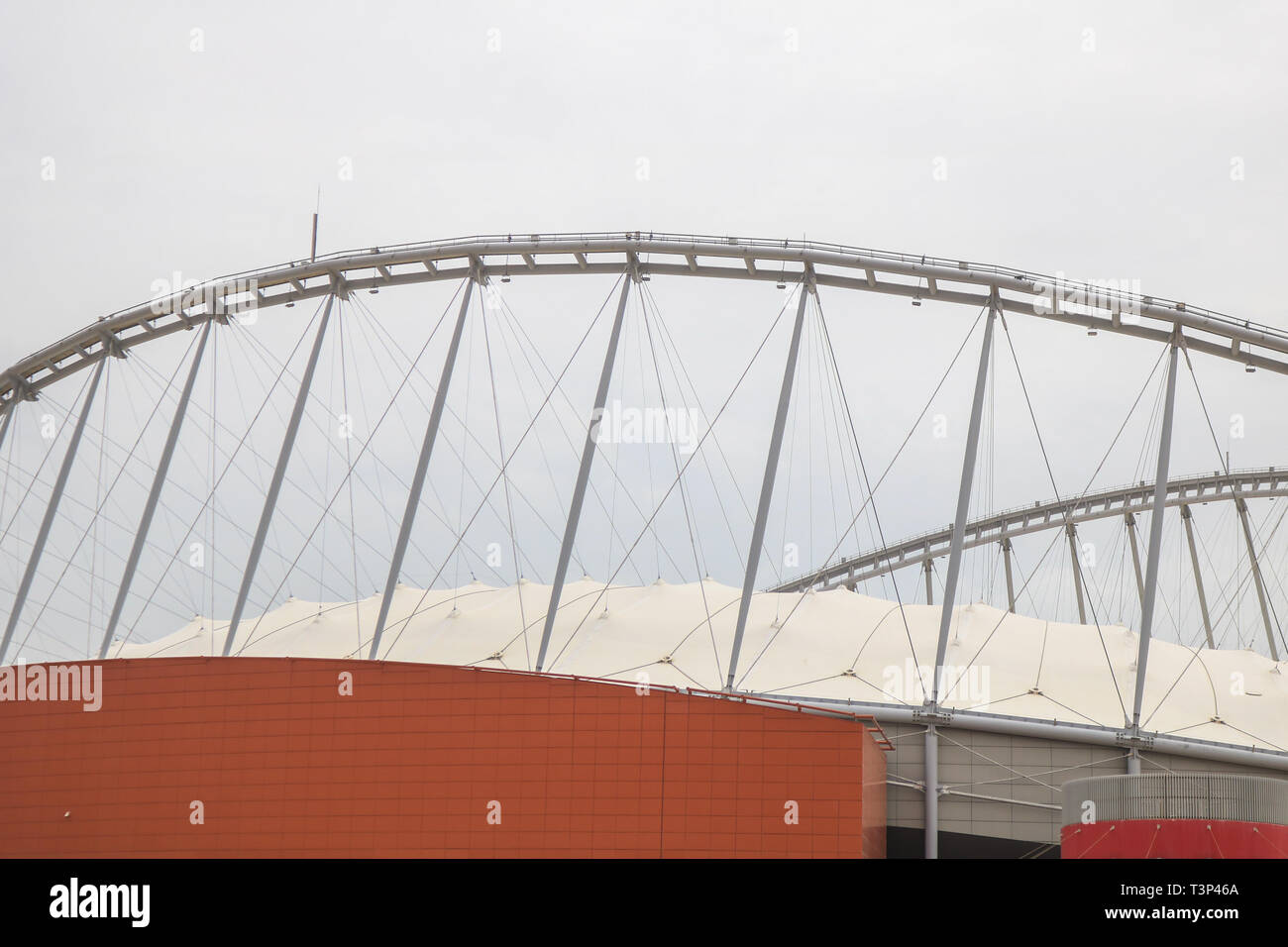 DOHA, QATAR. Apr 11, 2019. Une vue générale de la Khalifa International Stadium de Doha au Qatar, une salle de sport qui a été rénové pour la Coupe du Monde 2022 Qatar Final. Organisateurs de la Coupe du monde dire que les stades sera zéro-émission de carbone et climat contrôlé, à prendre des mesures pour réduire le rayonnement solaire et des vents chauds, et fournir des air-conditionné à créer les conditions climatiques : conditionsCredit amer ghazzal/Alamy Live News Banque D'Images