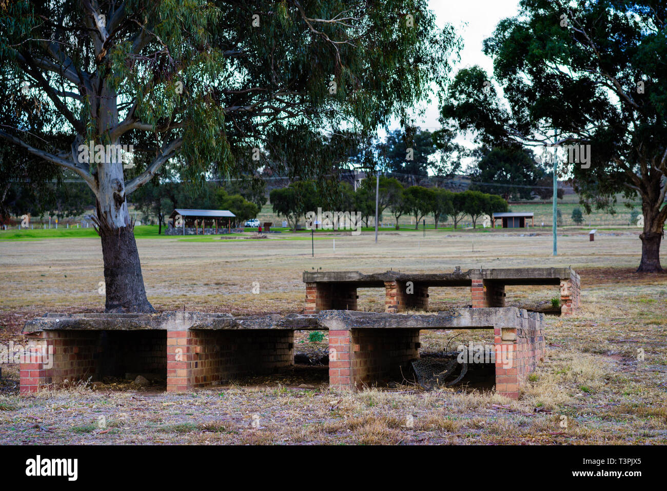 Reste des bâtiments en béton à Cowra prisonnier de guerre et Camp d'internement, NSW Australie Cowra Banque D'Images