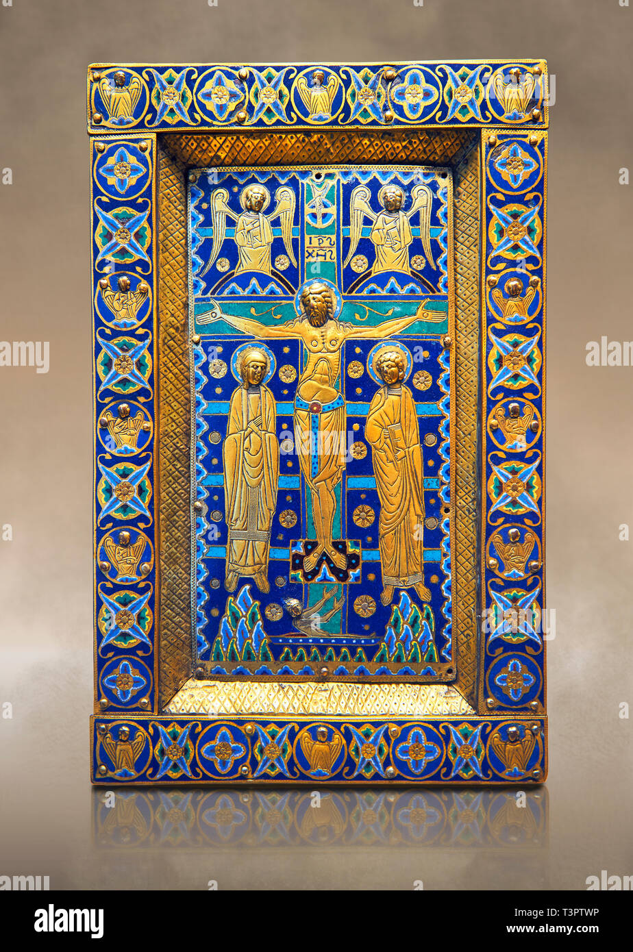 Émaillé médiévale panneau représentant la Crucifixion, fin de 12ème siècle, l'émail de Limoges sur l'or. AD. Inv OA 7285, Musée du Louvre, Paris. Banque D'Images