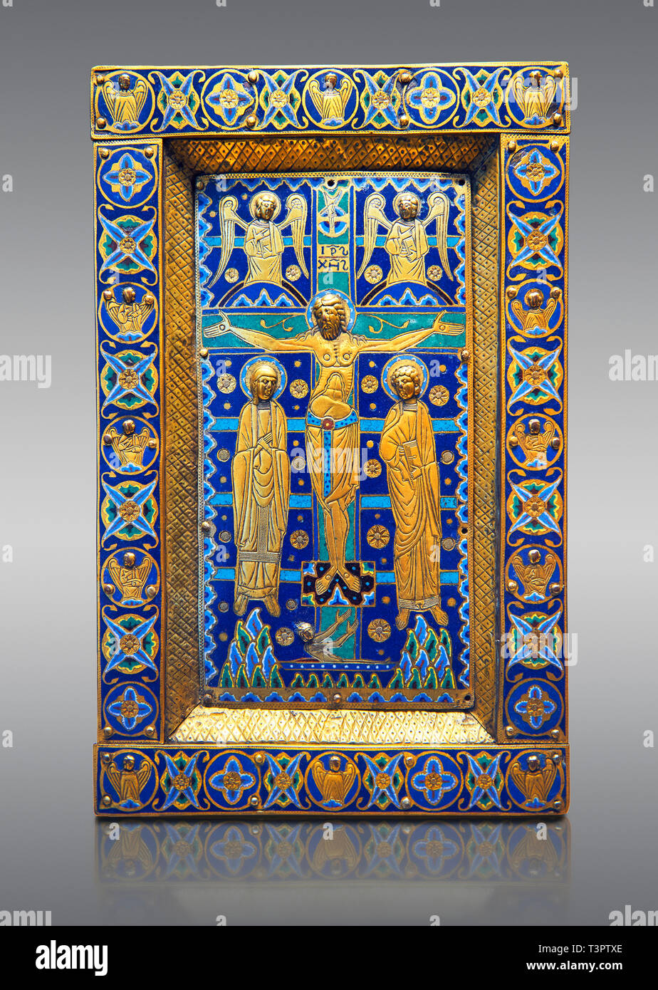 Émaillé médiévale panneau représentant la Crucifixion, fin de 12ème siècle, l'émail de Limoges sur l'or. AD. Inv OA 7285, Musée du Louvre, Paris. Banque D'Images