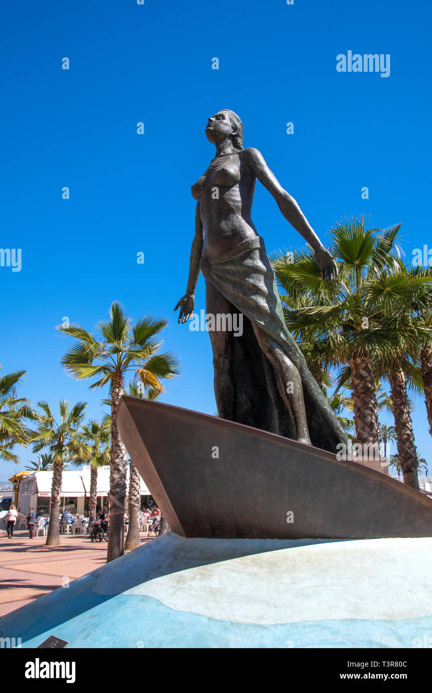 Statue de la Méditerranée sur la promenade de Fuengirola, Malaga, Espagne Banque D'Images