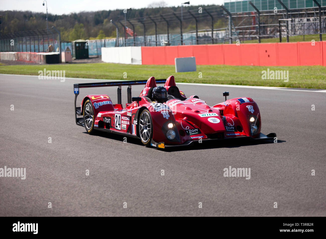 Mike Furness, 2007 au volant de son courage LC75, dans le puits, au cours de la Journée des médias 2019 Silverstone Classic /Journée test Banque D'Images