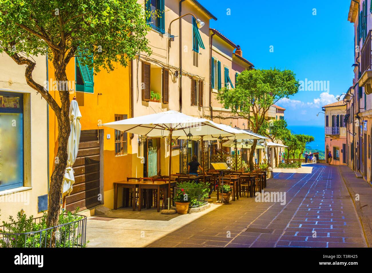 Rue de Capoliveri village de l'île d'Elbe, Toscane, Italie, Europe. Banque D'Images