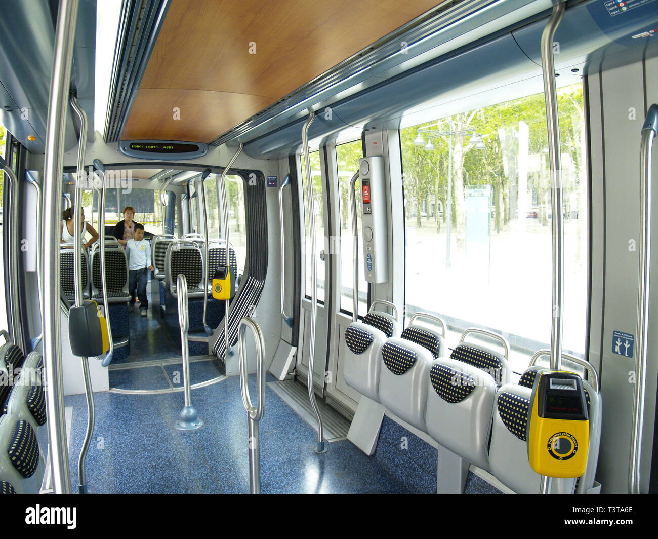 Tram interior bordeaux france Banque de photographies et d’images à ...