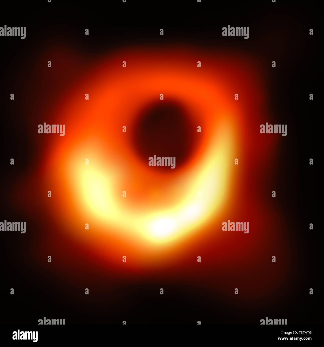 ILLUSTRATION : représentation visuelle de première photo d'un trou noir, a révélé le 10 avril 2019 par les scientifiques. Trou noir au centre de galax Banque D'Images