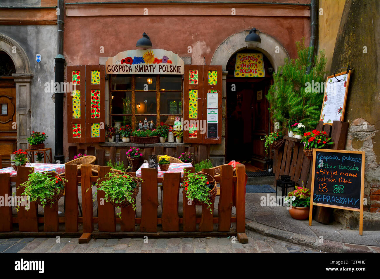 Varsovie, Pologne - le 29 juin 2018. Restaurant traditionnel polonais Gospoda Kwiaty Polskie dans la vieille ville, Stare Miasto , ville de Varsovie, Pologne. Banque D'Images
