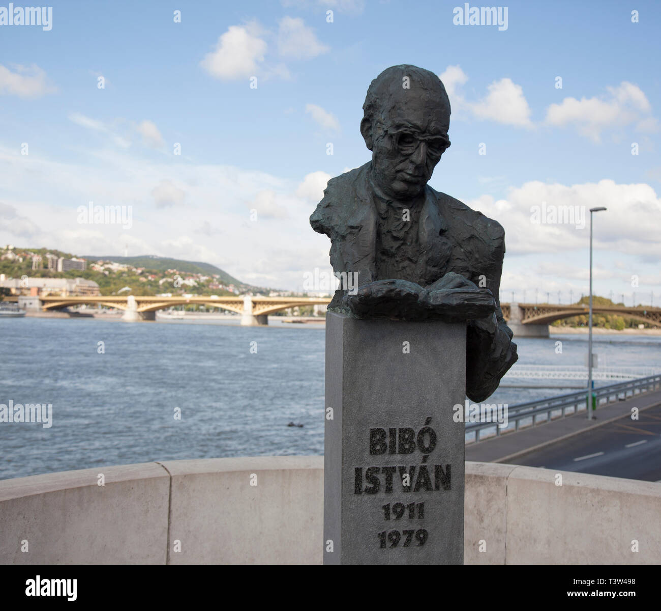 BUDAPEST, HONGRIE - le 22 septembre 2017 : István Bibó à Memorial qui était un avocat hongrois, fonctionnaire, homme politique et théoricien de la politique. Banque D'Images