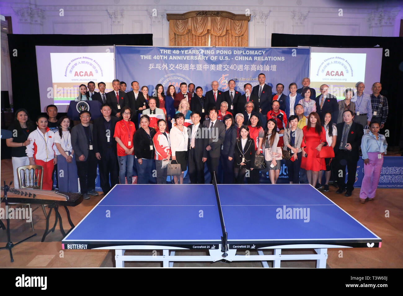 Yorba Linda Californie Etats Unis 10 Avril 19 Une Photo De Groupe Des Conferenciers Et Invites A Celebrer Le 48e Anniversaire De La Diplomatie Du Ping Pong Photo Stock Alamy Yorba Linda Californie Etats Unis 10 Avril 19 Une Photo De Groupe Des Conferenciers Et Invites A Celebrer Le 48e Anniversaire De La Diplomatie Du Ping Pong Photo Stock Alamy
