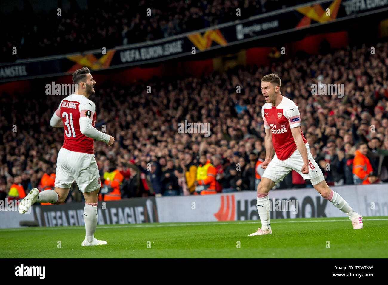 Londres, Royaume-Uni. Apr 11, 2019. Aaron Ramsey d'Arsenal célèbre marquant le premier but au cours de l'UEFA Europa League match de quart de finale entre Arsenal et Napoli à l'Emirates Stadium, Londres, Angleterre le 11 avril 2019. Photo par Salvio Calabrese. Usage éditorial uniquement, licence requise pour un usage commercial. Aucune utilisation de pari, de jeux ou d'un seul club/ligue/dvd publications. Credit : UK Sports Photos Ltd/Alamy Live News Banque D'Images
