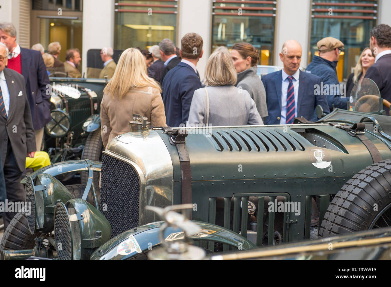 Londres, Royaume-Uni. 11 avril, 2019. Plus de 25 Pre-War Bentleys sur l'affichage à l'Bonhams New Bond Street pour l'aperçu de "l'âge d'activité' Exposition célébrant les 100 ans du racing Bentley. L'exposition s'ouvre le 12 avril pour une journée seulement. Credit : Malcolm Park/Alamy Live News. Banque D'Images