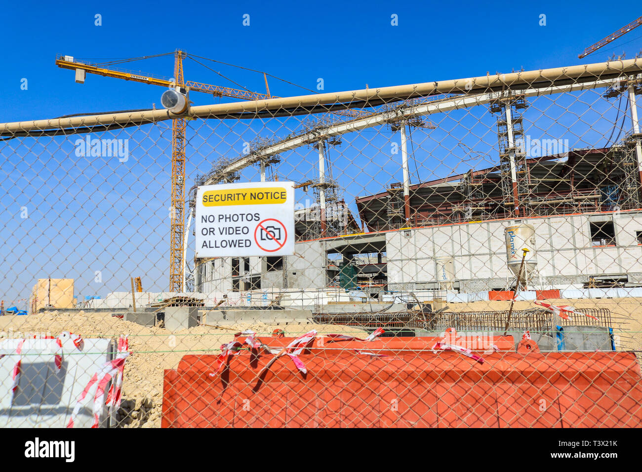 Doha Qatar. 12 avril 2019. Une vue générale de Al Thumama 40 000 places du stade de football en construction sera l'hôte de la Coupe du Monde FIFA 2022 au Qatar conçu par Ibrahim Jaidah Crédit : amer ghazzal/Alamy Live News Banque D'Images