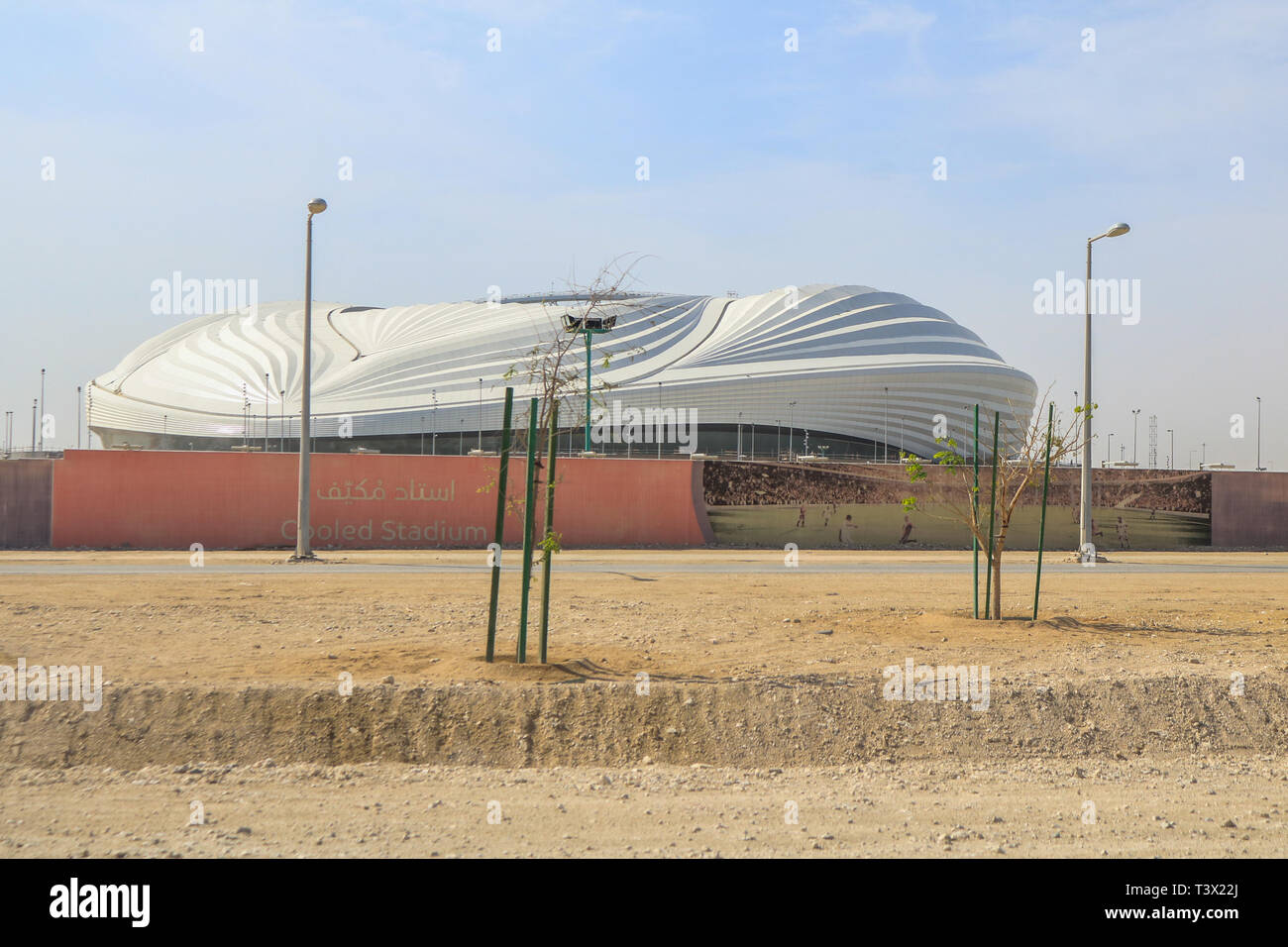 Doha Qatar. 12 avril 2019. Une vue générale de Al Wakrah 40 000 places stadium en construction sera l'hôte de la Coupe du Monde 2022 au Qatar, conçu par Zaha Hadid Crédit : amer ghazzal/Alamy Live News Banque D'Images