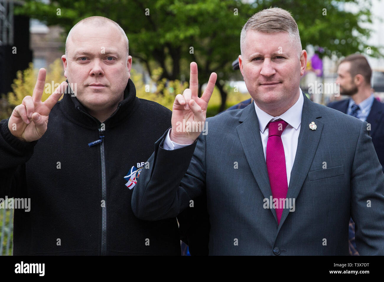 Londres, Royaume-Uni. 12 avril 2019. Paul Golding (r), chef de groupe d'extrême droite d'abord, la Grande-Bretagne vu dans Westminster après avoir assisté à l'opération Rolling Thunder Ride pour soldat F. Crédit : Mark Kerrison/Alamy Live News Banque D'Images