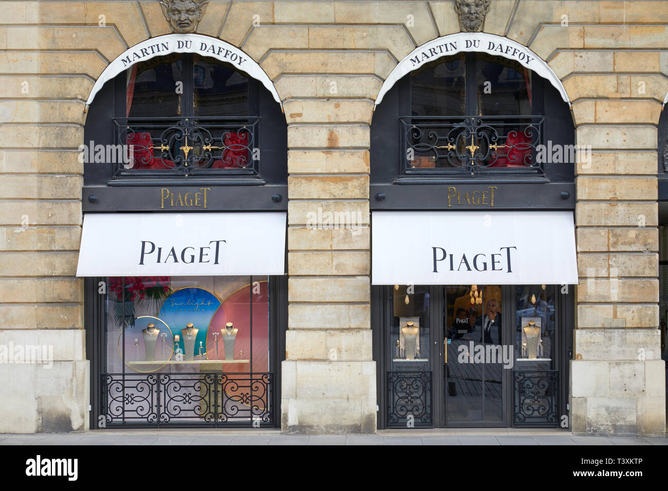 PARIS, FRANCE - 21 juillet 2017 : magasin de luxe Piaget dans Place Vendôme à Paris, France. Banque D'Images