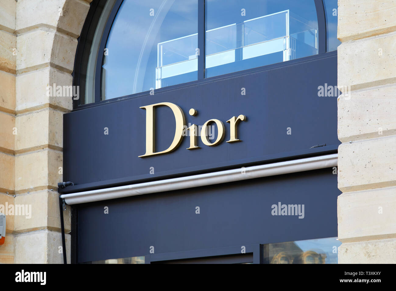 PARIS, FRANCE - 21 juillet 2017 : Dior luxury store se connecter place Vendôme à Paris, France. Banque D'Images