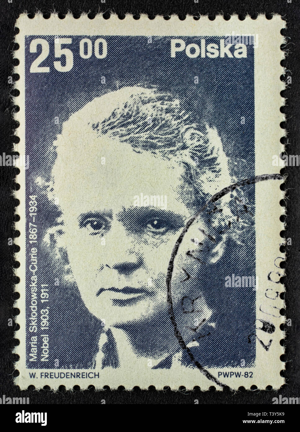 Maria Sklodowska Curie portrait sur un millésime (1982), annulée poster stamp de Pologne Banque D'Images