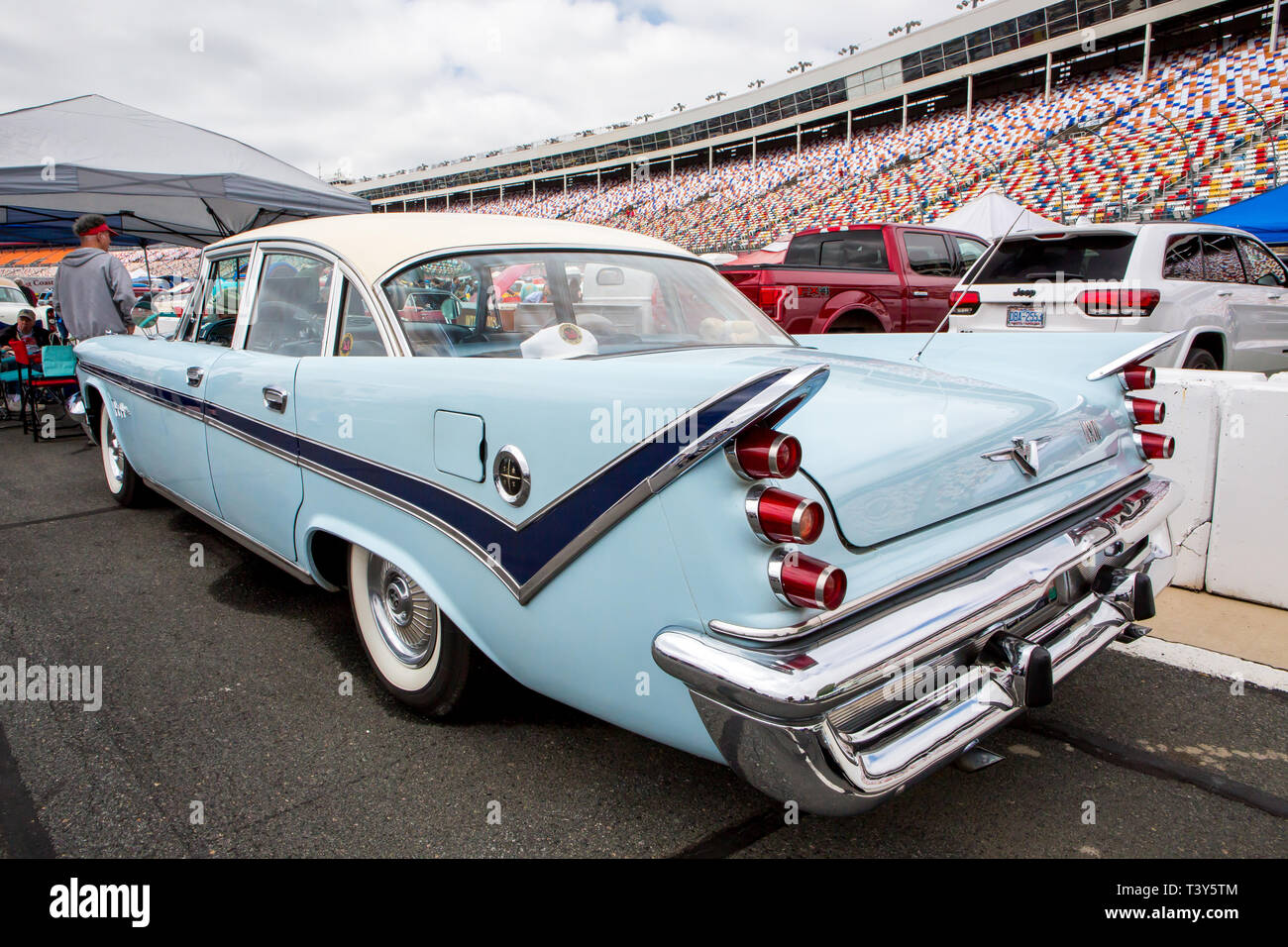 CONCORD, NC (USA) - 6 Avril 2019 : une automobile DeSoto 1959 sur l'affichage à l'Pennzoil AutoFair Classic Car Show à Charlotte Motor Speedway. Banque D'Images