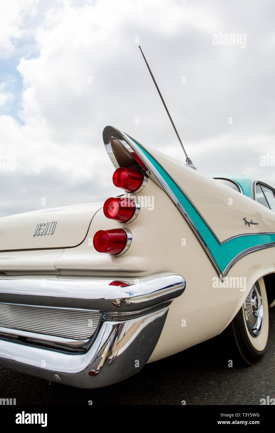 CONCORD, NC (USA) - 6 Avril 2019 : une automobile DeSoto 1959 sur l'affichage à l'Pennzoil AutoFair Classic Car Show à Charlotte Motor Speedway. Banque D'Images