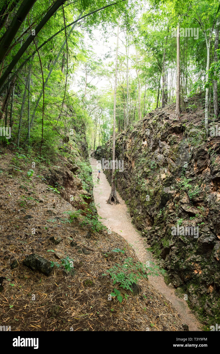 Col de l'enfer dans la vallée de montagne humide histoire de la seconde guerre Mondiale à Kanchanaburi, Thaïlande Banque D'Images