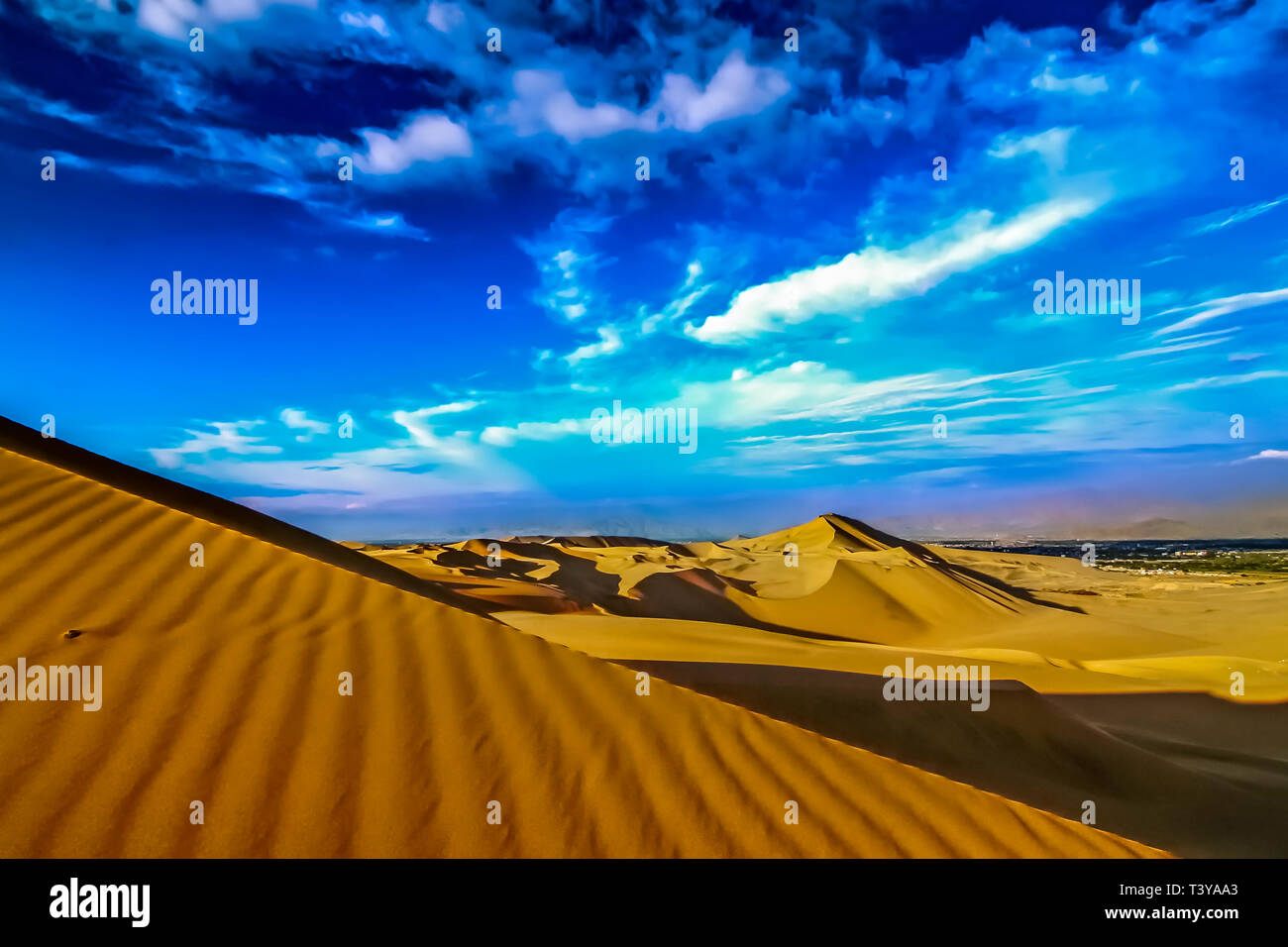 Le désert de dunes de sable près de l'oasis de Huacachina, Pérou Banque D'Images