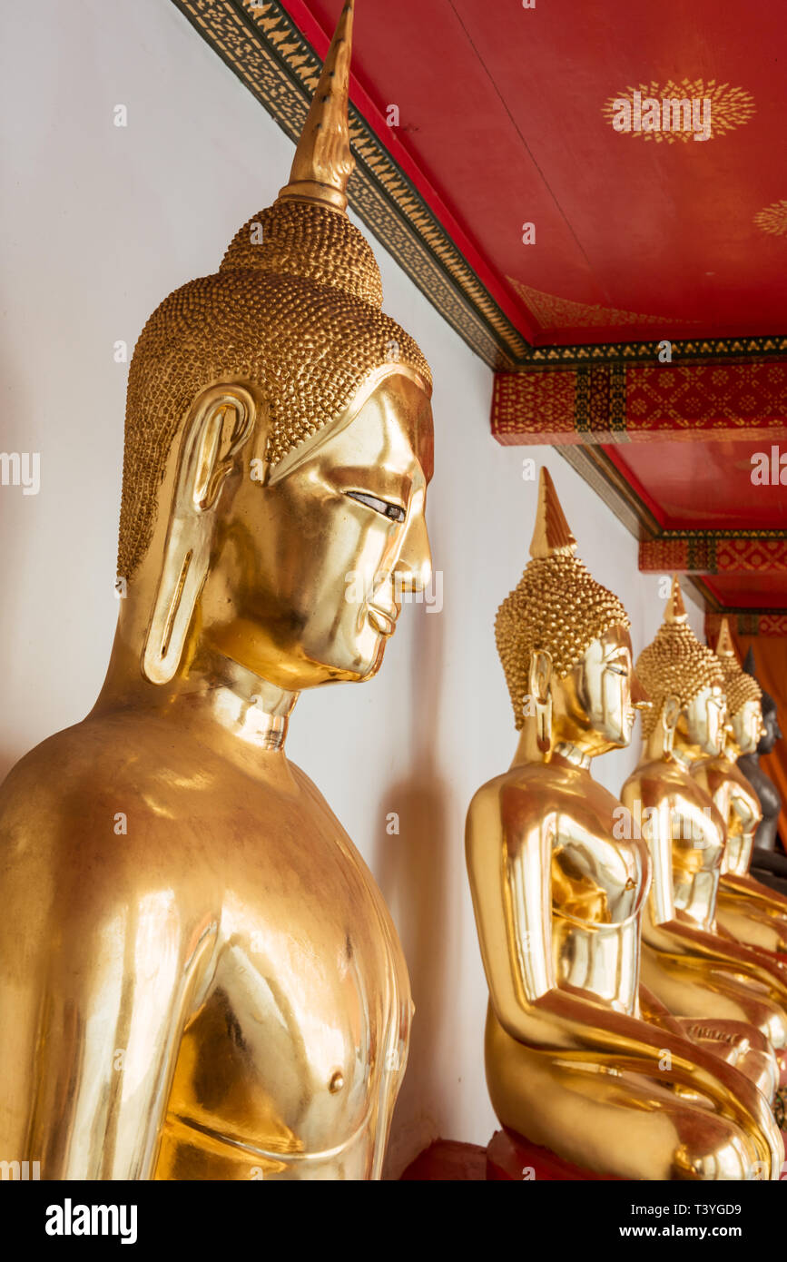 Statue d'or de Bouddha. Wat Pho, Bangkok, Thaïlande Banque D'Images