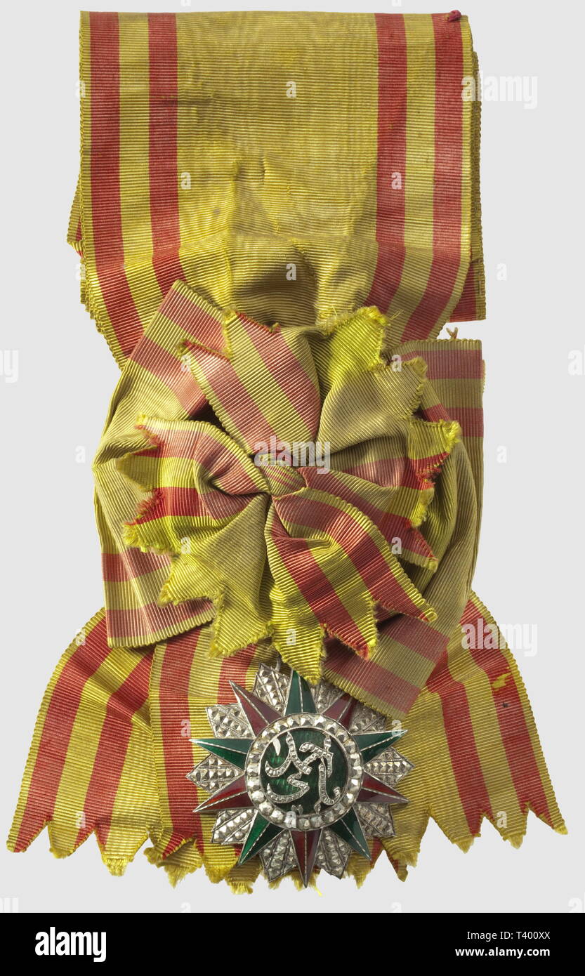 Ordre du Nicham-Iftikar, 'Sidi Ahmed' 1929-1942. Bijou de grand croix avec écharpe, fabr. francaise, en argent, diamètre 58mm, Additional-Rights Clearance-Info-Not-Available- Banque D'Images