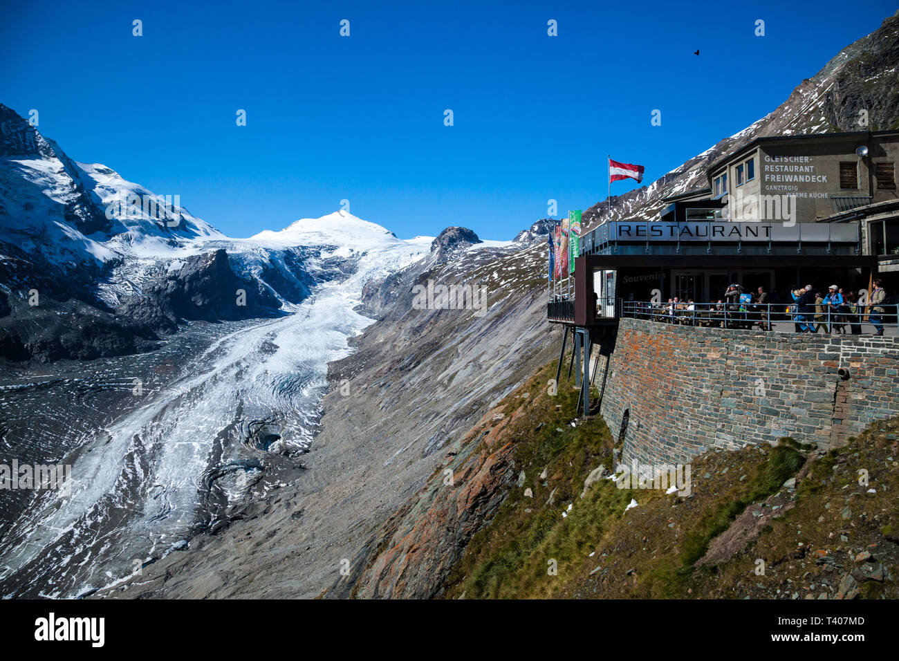 PASTERZE GLACIER, AUTRICHE, LE 16 SEPTEMBRE 2012 : une vue sur la plus longue de l'Autriche, Pasterze glacier des Alpes sur une belle journée claire Banque D'Images