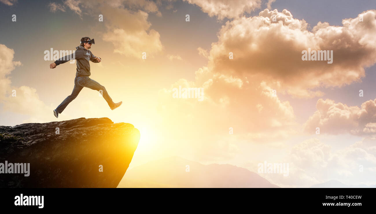 L'expérience de réalité virtuelle, les technologies de l'avenir. Technique mixte Banque D'Images