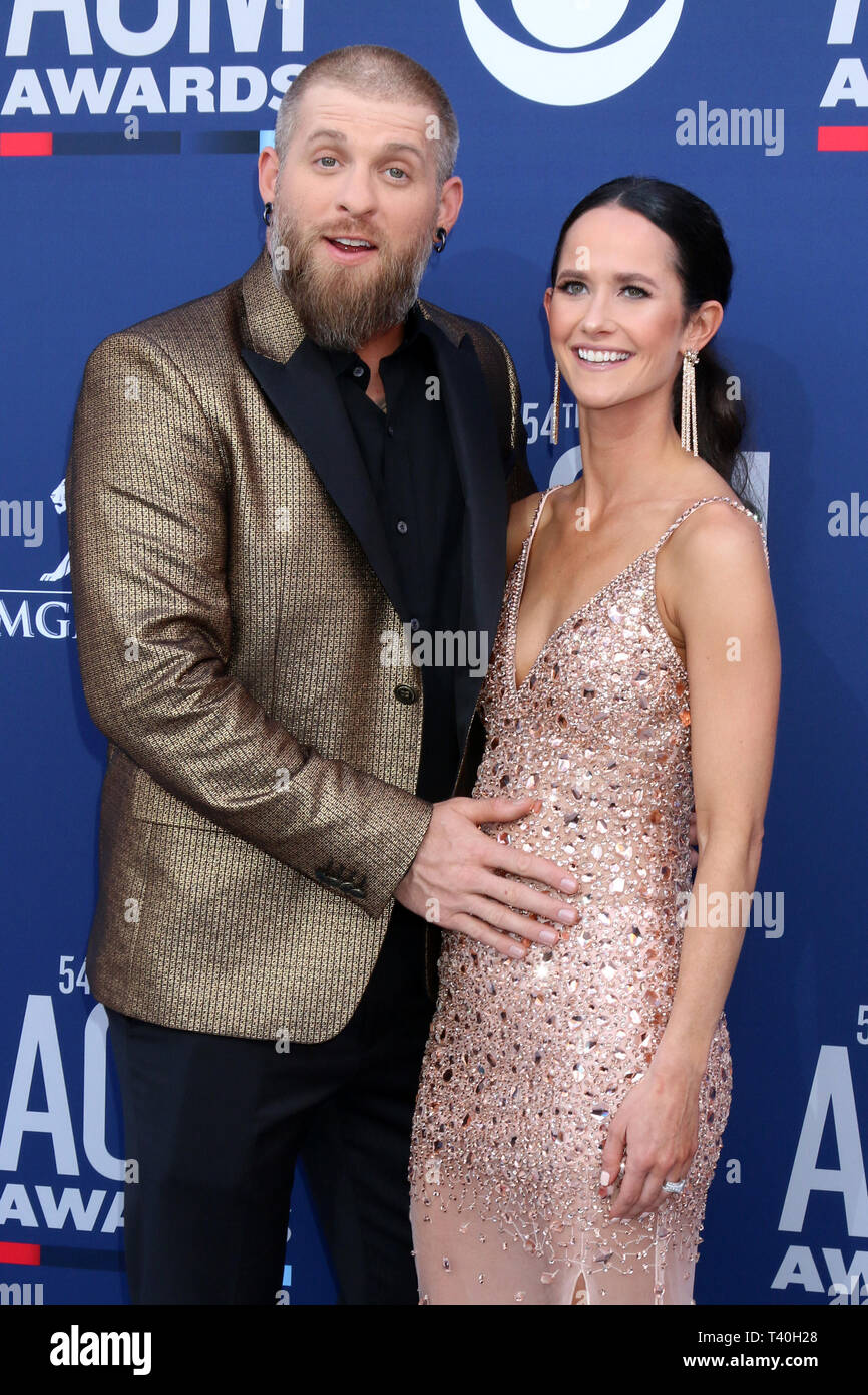 7 avril 2019 - Las Vegas, NV, USA - LAS VEGAS - 7 AVR : Brantley Gilbert, Ambre Cochran à la 54e Academy of Country Music Awards au MGM Grand Garden Arena le 7 avril 2019 à Las Vegas, NV (crédit Image : © Kay Blake/Zuma sur le fil) Banque D'Images