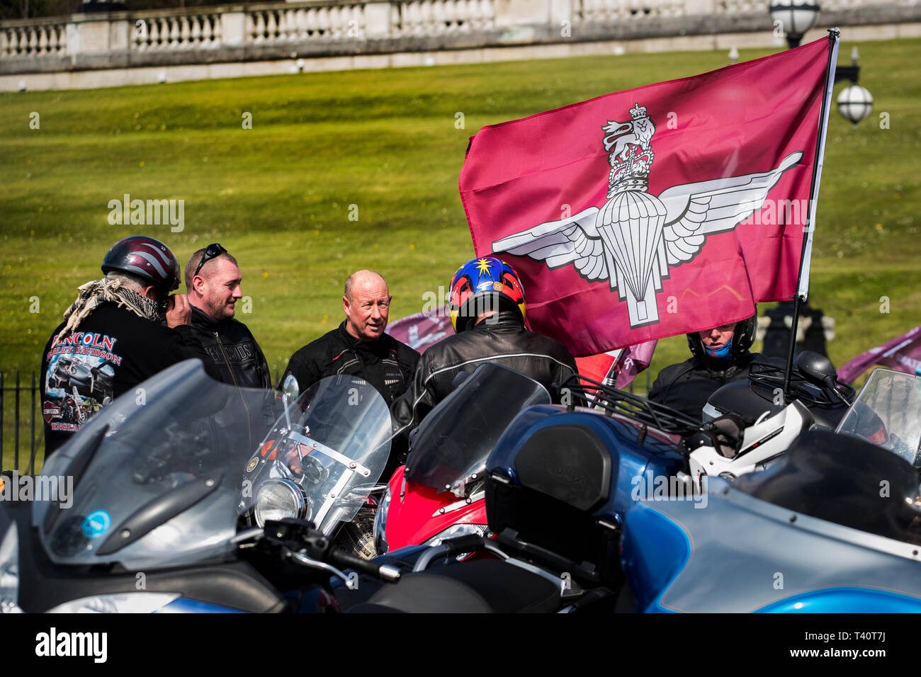 Les motocyclistes au bâtiments Stormont à Belfast prendre part à l'opération Rolling Thunder protestation à l'appui de soldat F, qui fait face à des poursuites sur le Dimanche sanglant. Banque D'Images