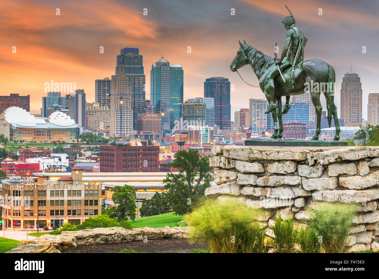 Kansas City, Missouri, États-Unis centre-ville au crépuscule. Banque D'Images