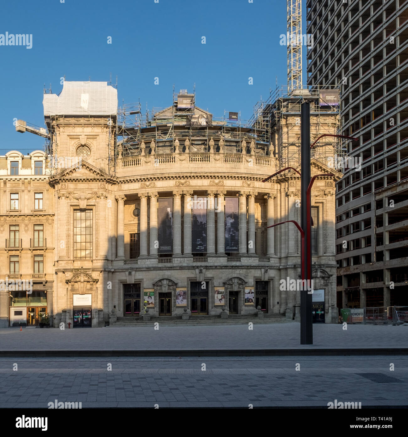 Anvers, Belgique - 3 août 2018 : ouvert place en face de l'Opéra d'Anvers. Banque D'Images