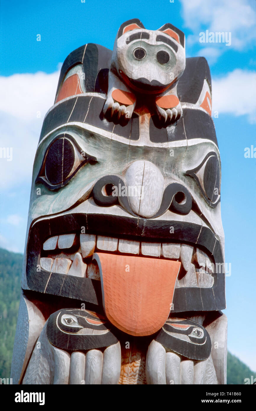 Alaska Alaskan Ketchikan Saxman Native Village Tlingit, amérindien autochtone peuples autochtones totem pole sculpture, Banque D'Images