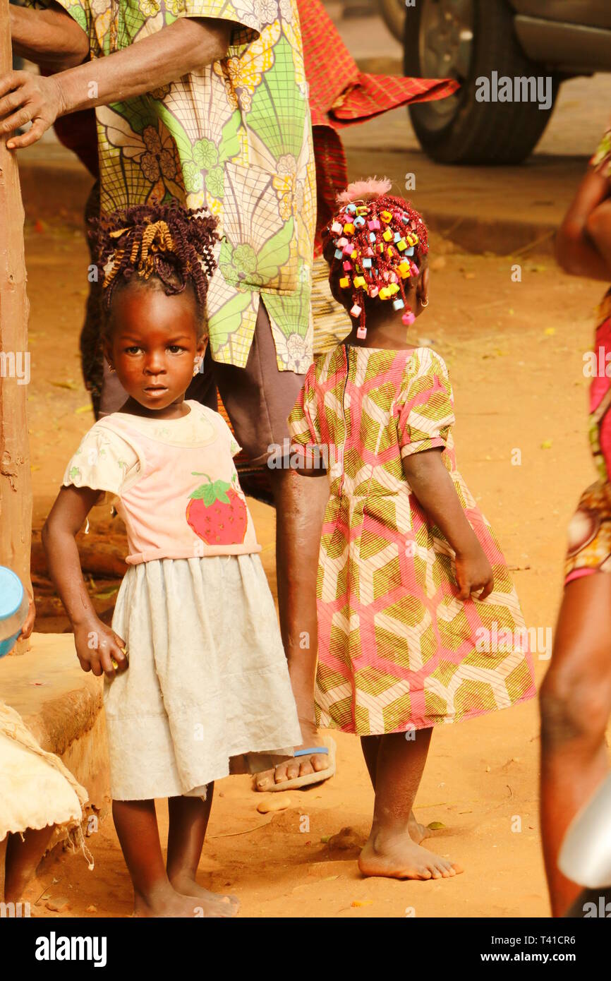 2 filles à la festival vaudou à Ouidah, Bénin Banque D'Images