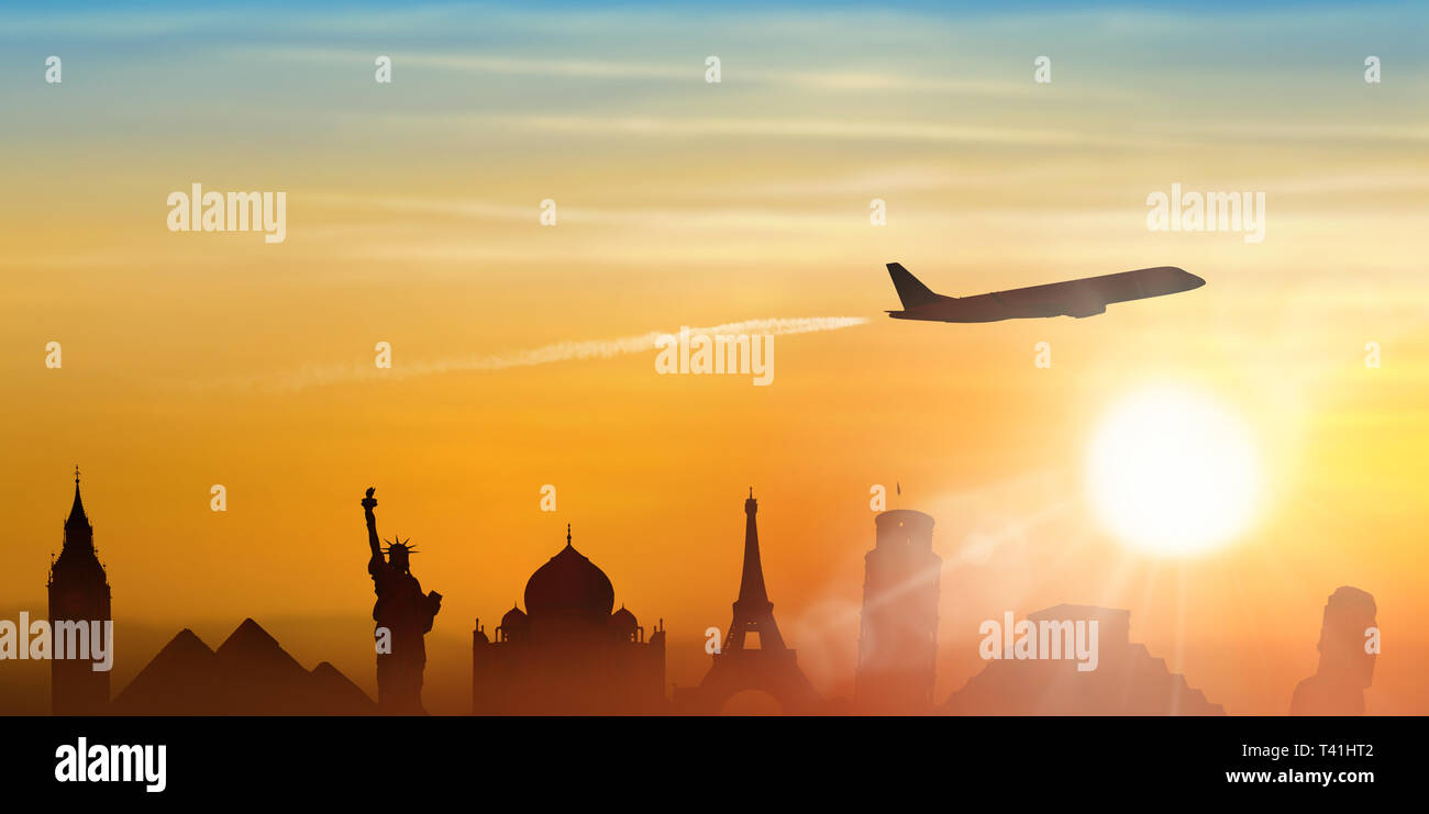 World monuments et d'avion rétro arrière-plan sur sunset sky Banque D'Images