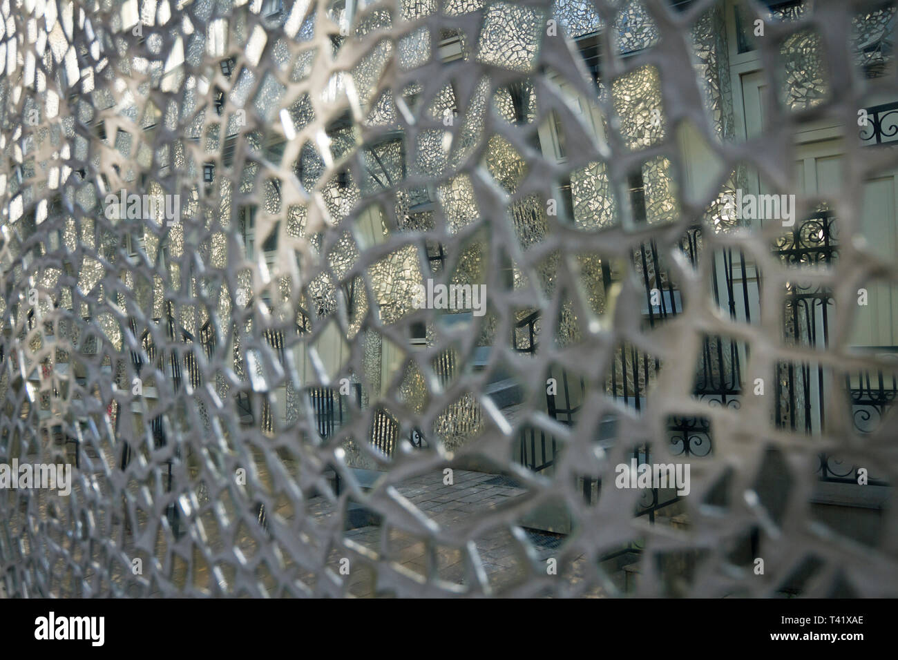 Roza's Passage - une cour de l'immeuble de Lodz s'est transformée en une installation artistique par Joanna Rajkowska au cours de la ville de Łódź quatre cultures Banque D'Images