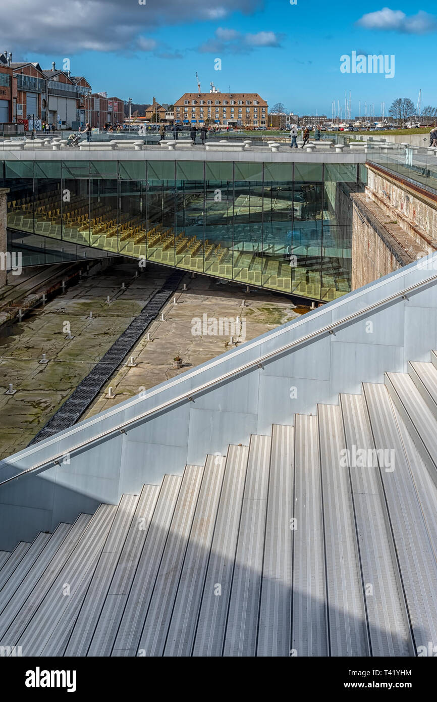 Elseneur, Danemark - Mars 24, 2019- Vue sur le M/S du Musée Maritime de Danemark situé à Elseneur (Helsingør, Danemark), accueil de Hamlet de Shakespeare Banque D'Images