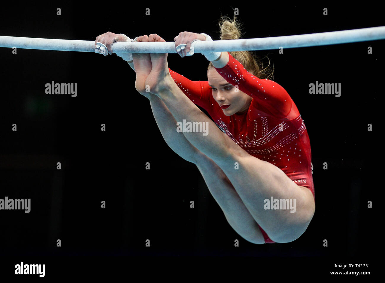 Szczecin, Pologne. 12 avr, 2019. Alice Kinsella de Grande-bretagne vu en action lors de la finale du Concours Général de la femme 8ème Championnat d'Europe en gymnastique artistique (jour 3). Credit : SOPA/Alamy Images Limited Live News Banque D'Images