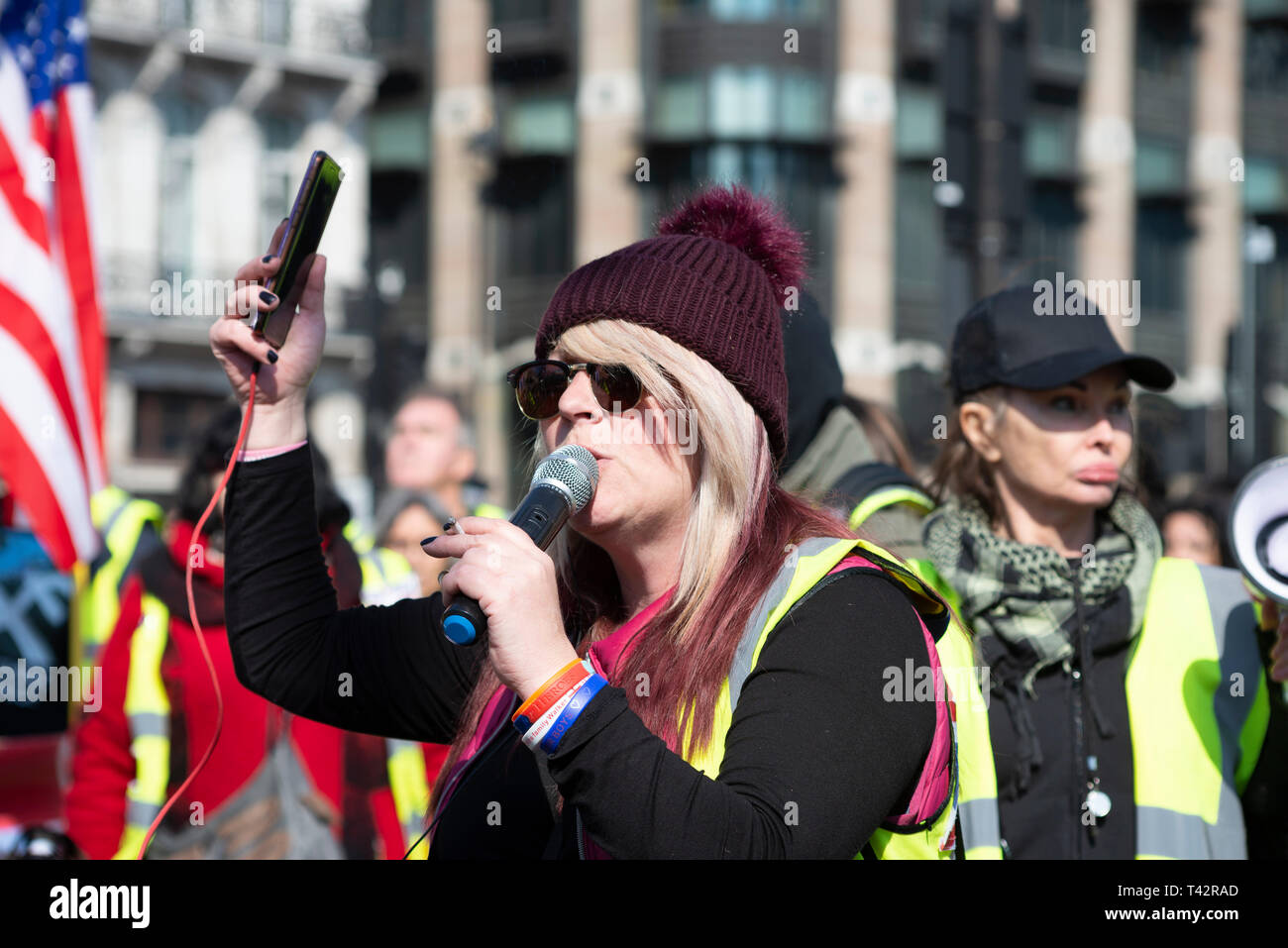 "Nous voulons que notre pays", les manifestants se sont réunis au Parlement place devant les Chambres du Parlement à Westminster en colère contre le Royaume-Uni n'ayant pas encore quitté l'Union européenne. Les manifestants estiment que le gouvernement britannique ne respecte pas le vote démocratique de 17,4 millions de personnes, avec de nombreuses menaces de violence si le sondage vote ne sera pas satisfait Banque D'Images
