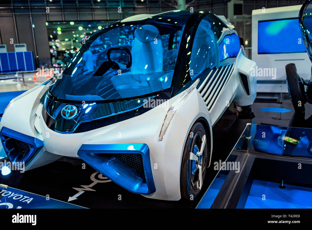 Août, Japon, Tokyo.2018, Exposition auto voiture. L'avenir de l'automobile, la société Tayota. Exposition auto de voitures de l'avenir. La voiture de l'avenir i Banque D'Images