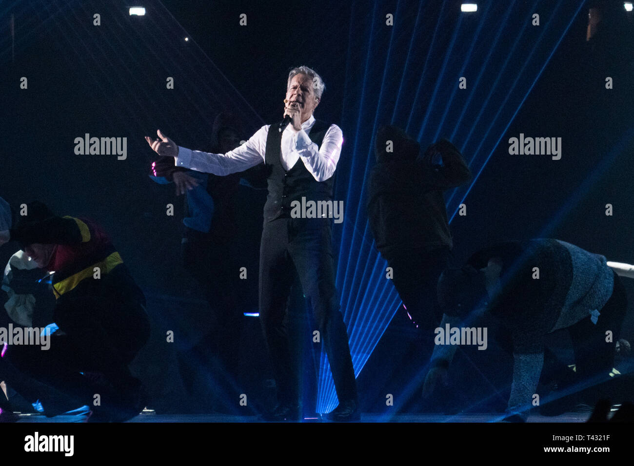 Milan, Italie. Le 12 avril 2019. Claudio Baglioni chante sur scène lors de sa Tournée italienne Banque D'Images