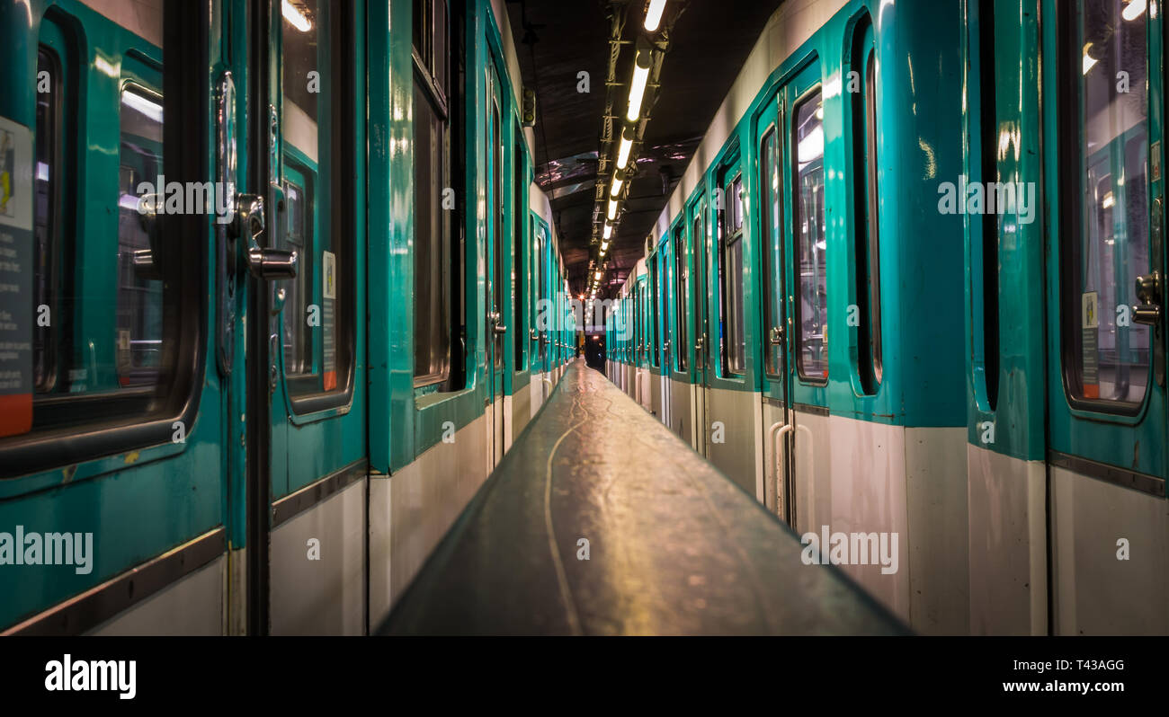Métro à Paris Banque D'Images